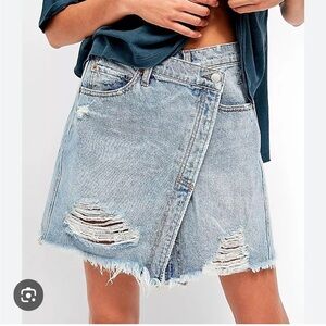 NWT Free People Denim PARKER Wrap Distressed Jean Skirt Surfs Up Size 25 NEW